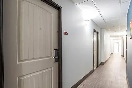 Vistas 201- Modern 1bd Great Location Apartment