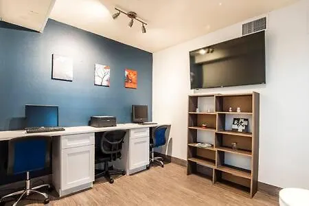 Vistas 201- Modern 1bd Great Location Apartment *