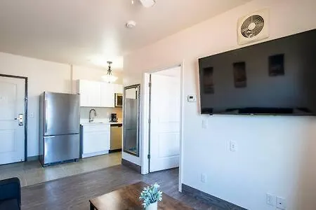 Vistas 201- Modern 1bd Great Location
